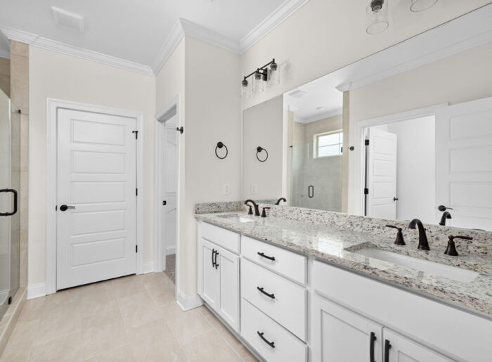 Primary bathroom in new Pratt construction selling now