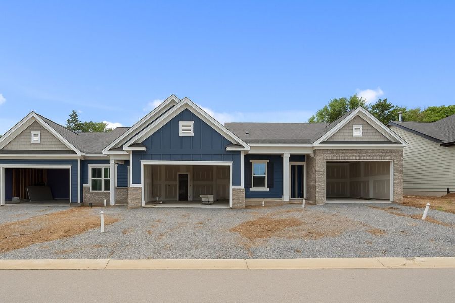 Single family home new construction quick move-in Pratt home