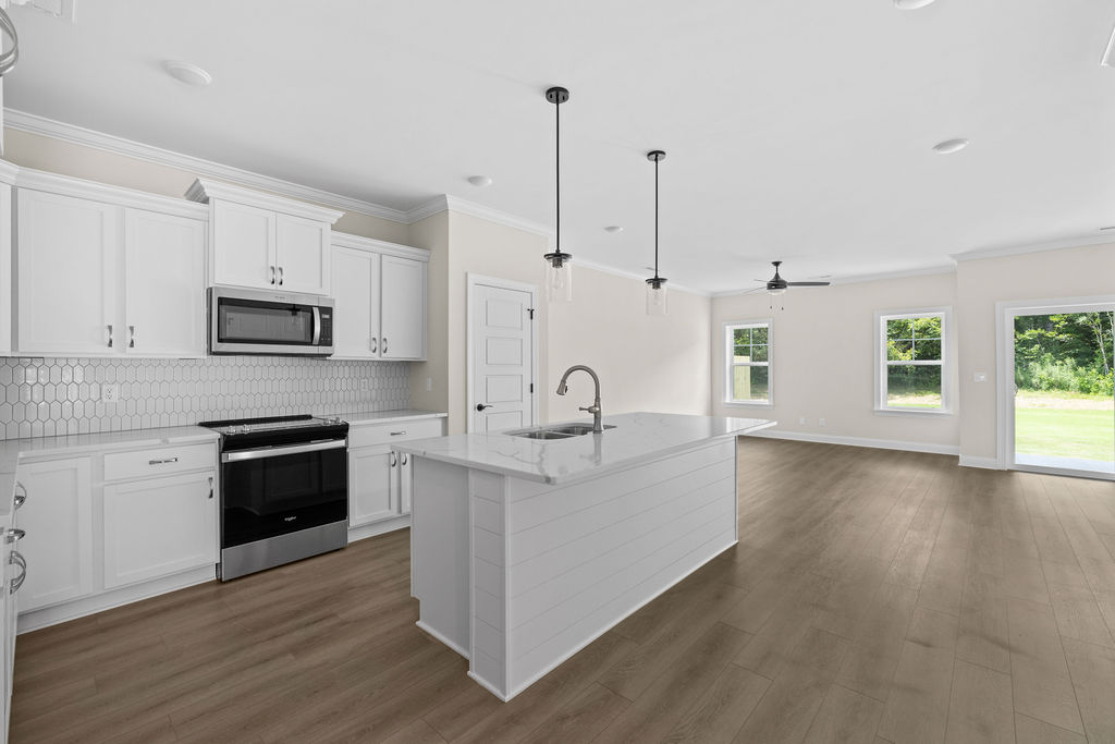 Move-in ready new construction Pratt home in East Brainerd