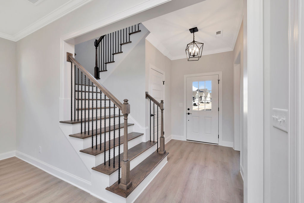 Pratt Home Builders entryway to new home construction